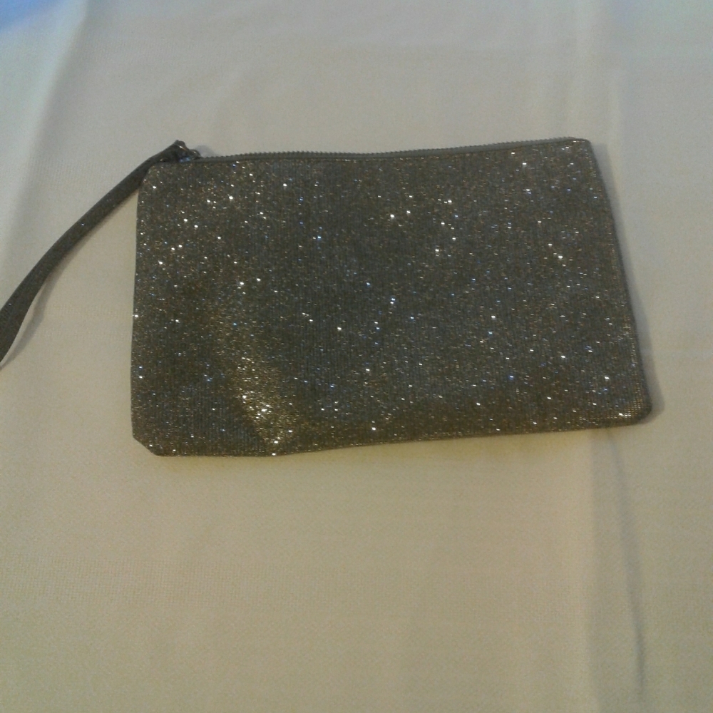 La Chateaux Wristlet